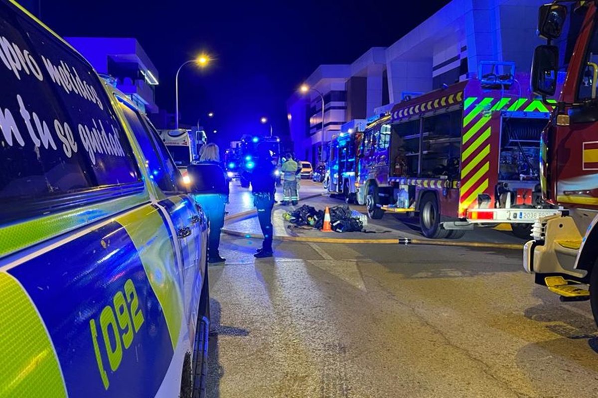 Gran Incendio En Un Almac N De Productos El Ctronicos En Alcorc N