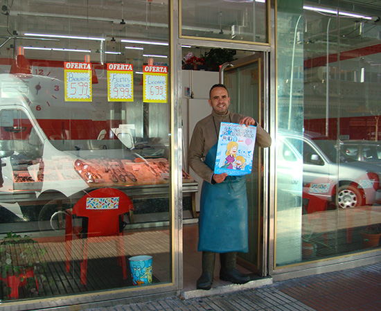 Pescadería Isma comenzó su andadura hace más de un año, en una pequeña tienda de barrio en la calle San José 77 en Alcorcón.