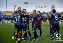 El Huesca acaba con la racha del Alcorcón.