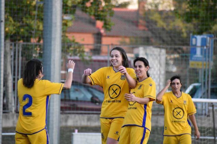 La AD Alcorcón Femenino debuta este año en Preferente y ocupa la 13º plaza. Para Laura Sparks “El Alcorcón no ha dejado de evolucionar”.