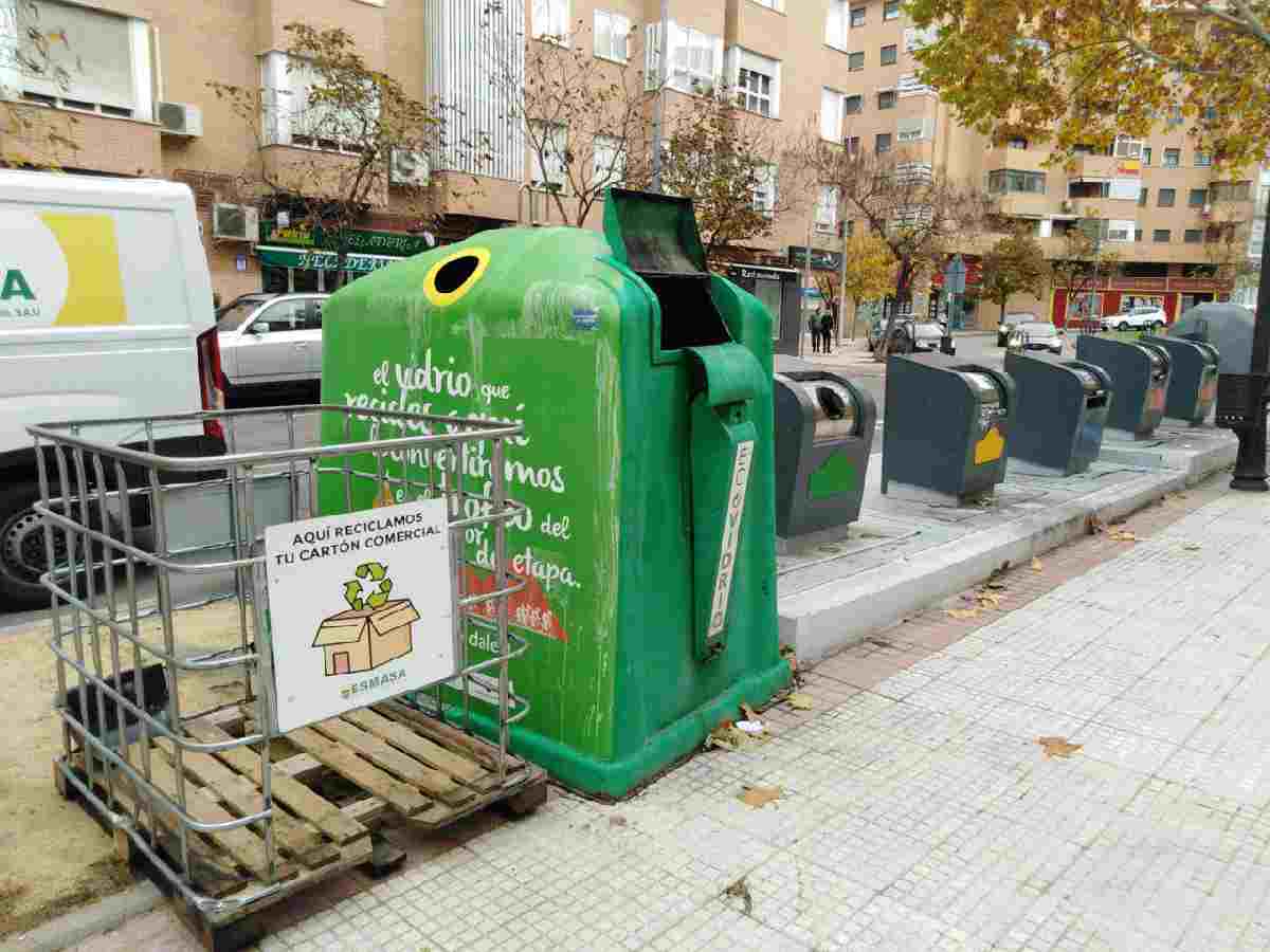 Alcorcón busca soluciones para el reciclaje del cartón comercial