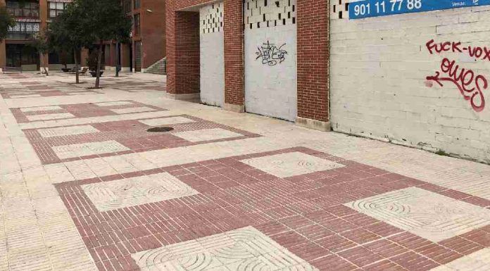 Vox Alcorcón recibe pintadas por 5ª vez