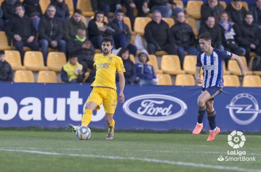 Los goles de Pomares, Mula y Arribas dieron una merecida victoria al Alcorcón tras nueve partidos. Santo Domingo vuelve a saborear la victoria del Alcorcón.