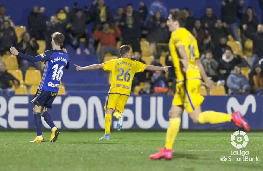 Los goles de Pomares, Mula y Arribas dieron una merecida victoria al Alcorcón tras nueve partidos. Santo Domingo vuelve a saborear la victoria del Alcorcón.