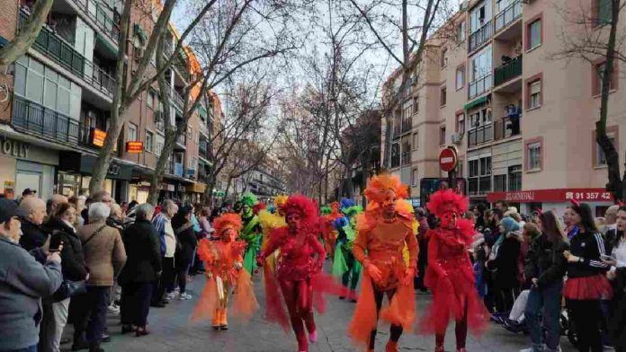 Alcorcón se echa a la calle para celebrar el Carnaval