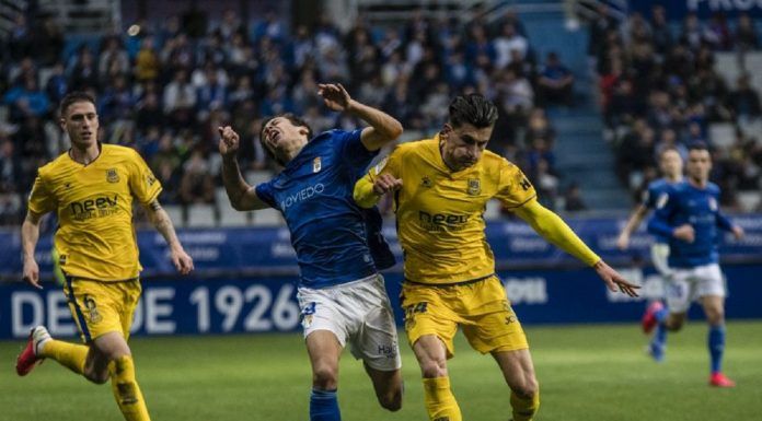 El Alcorcón conquista Oviedo con los goles de Stoichkov