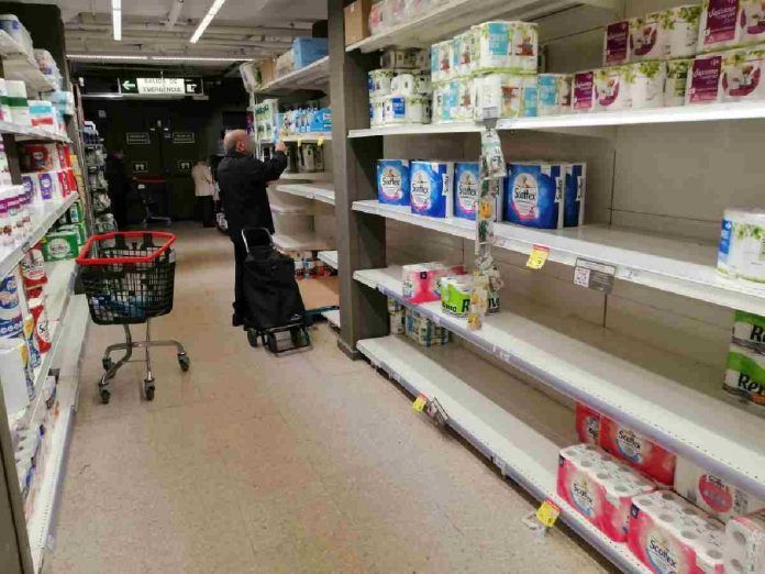 Colas en supermercados, cierres de locales chinos y bulos en Alcorcón por el Coronavirus