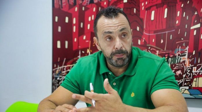 Vox Alcorcón acusa el Ejecutivo Local de dedazos en los contratos