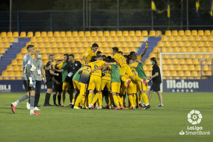 Alcorcón 3-2 Rayo Vallecano / El Alcorcón gana el derbi y firma la permanencia 