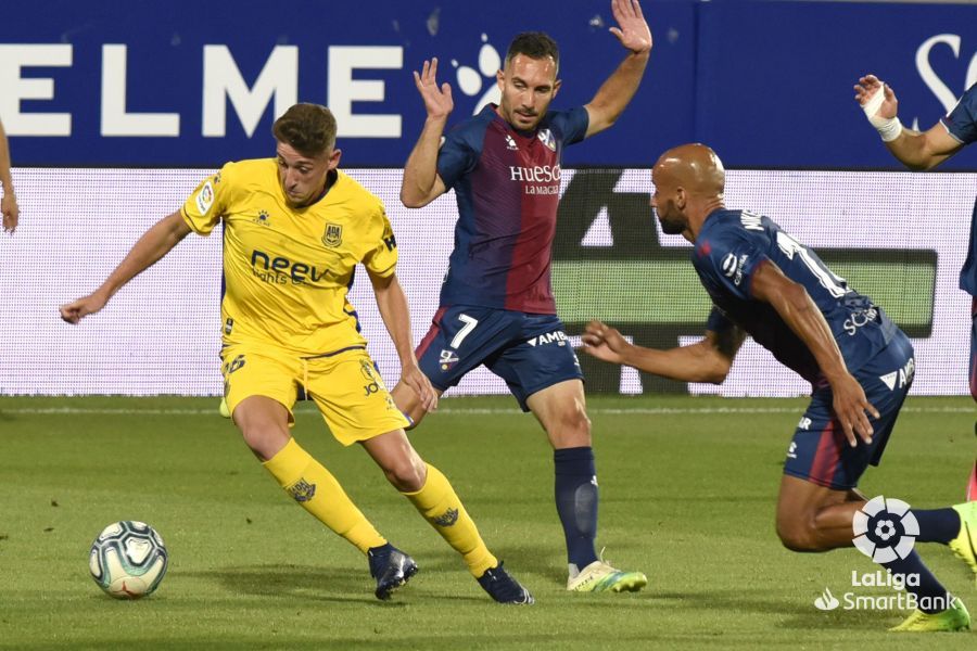 Huesca 2-1 Alcorcón/ El Alcorcón pierde la imbatibilidad a domicilio en el peor momento