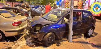 Aparatoso accidente de tráfico en la calle Berlín de Alcorcón