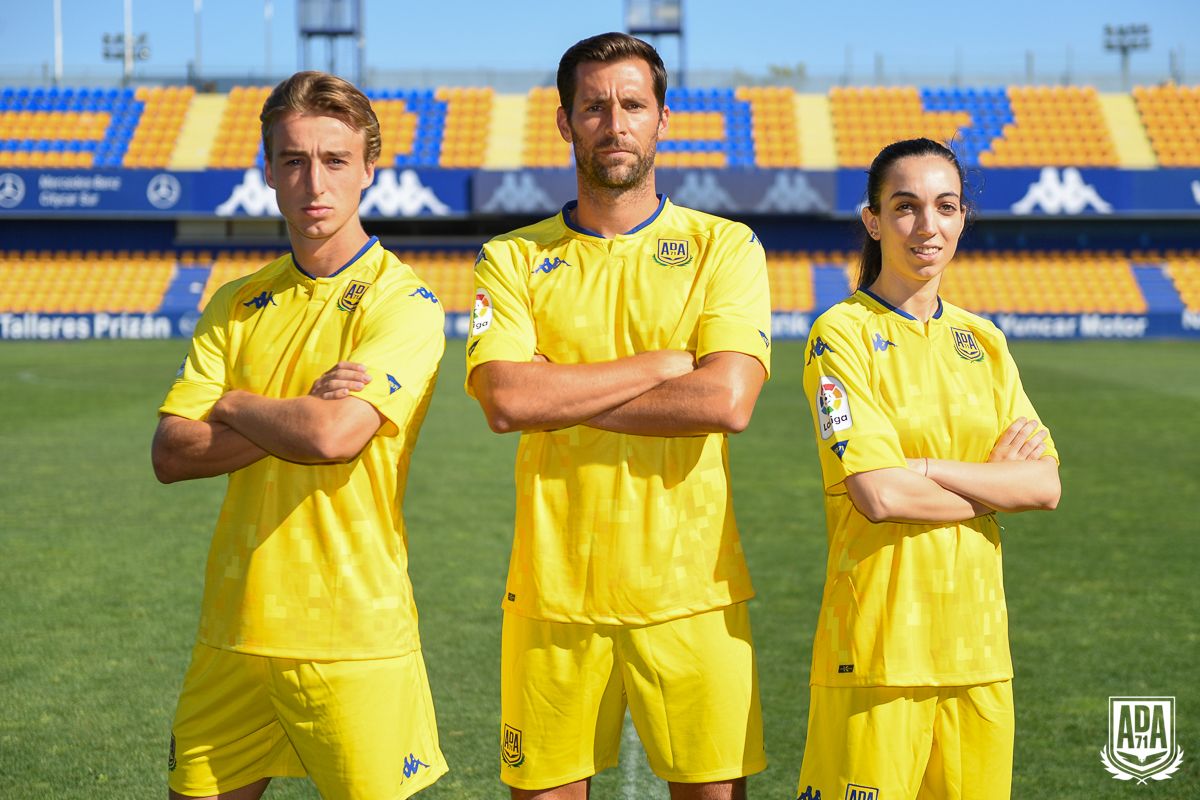 Nuevas equipaciones, suspensiones y salidas en la actualidad del AD Alcorcón