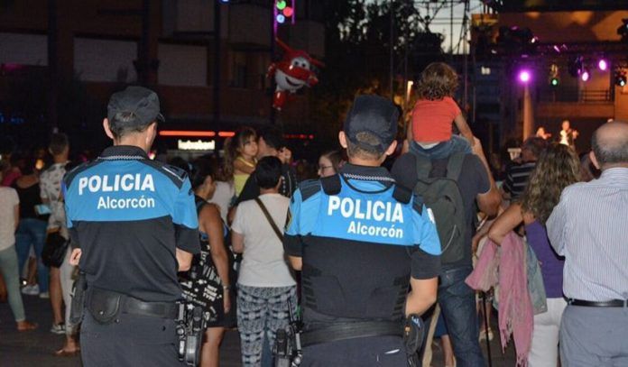 La Policía desmonta una fiesta ilegal con alcohol y menores en Alcorcón