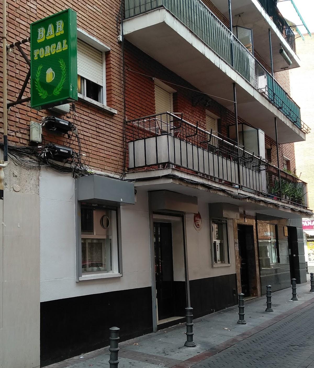 Disfrutando unas cervezas por Alcorcón