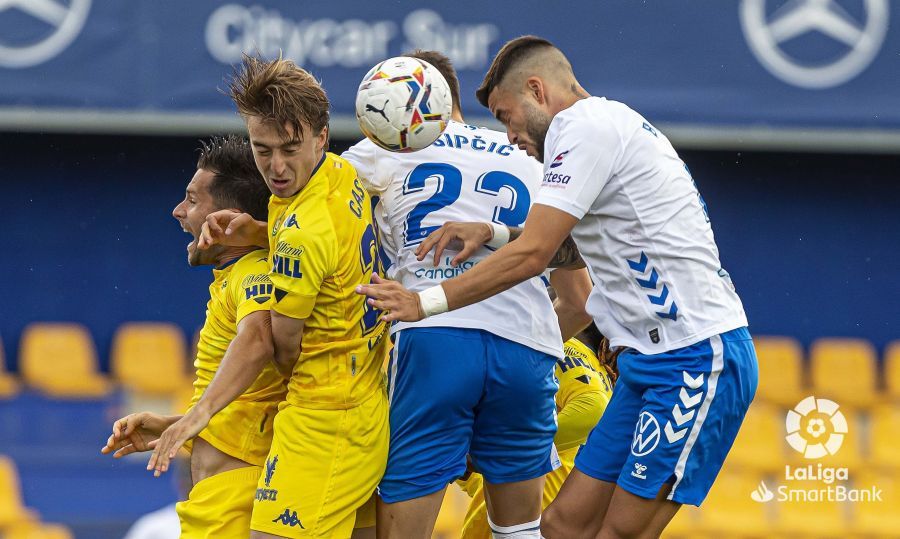 Barbero abrió la lata para que el Alcorcón consiguiera la primera victoria