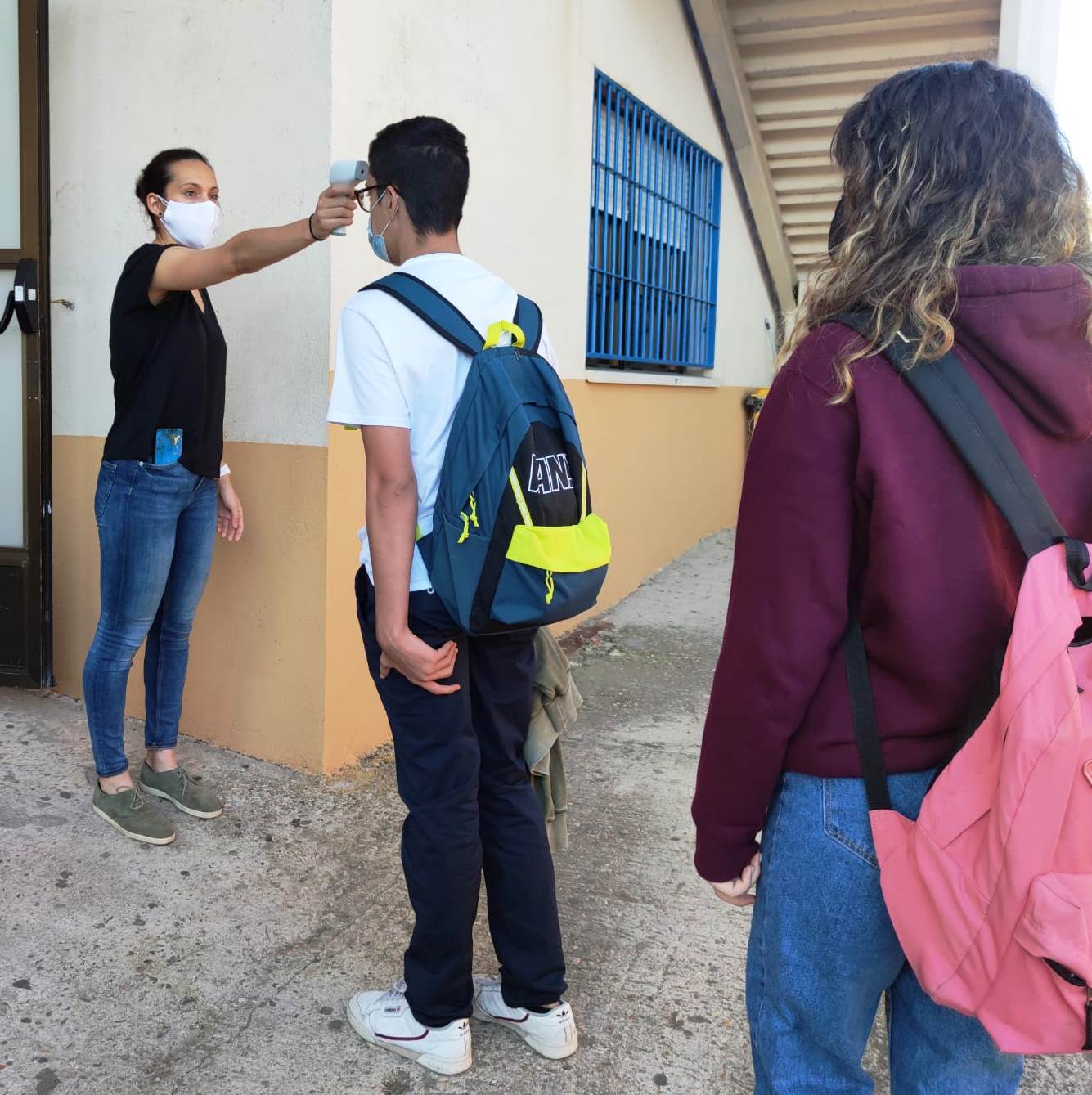 Temperatura, burbujas y mascarillas en los primeros días de clase en Alcorcón