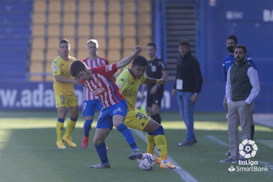 Alcorcón 1-2 Sporting/ El Alcorcón se hunde víctima de sus errores