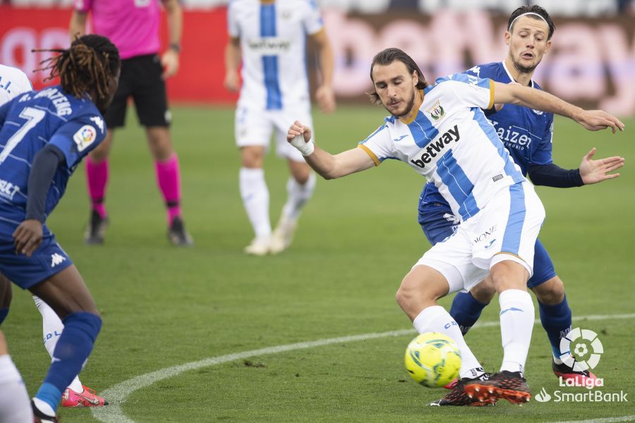 El fútbol y el waterpolo femeninos de Alcorcón arrasan durante el fin de semana