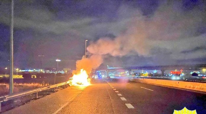 Incendio de vehículos y atropello esta noche en Alcorcón