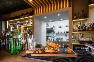 Así son las nuevas restricciones en los bares y restaurantes de Alcorcón