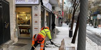 Alcorcón trabajando sin descanso ante la nieve y el hielo