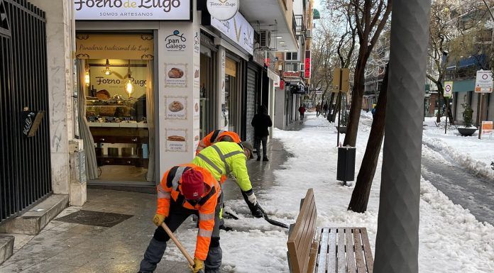 Alcorcón trabajando sin descanso ante la nieve y el hielo