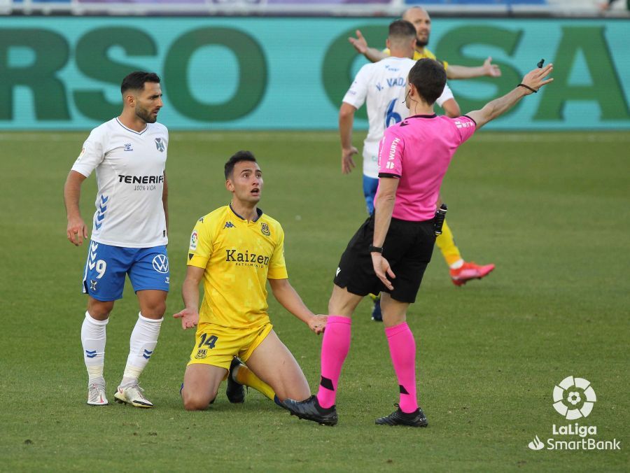 Tenerife 3-1 AD Alcorcón/ Tres latigazos del Tenerife dejan en descenso al Alcorcón