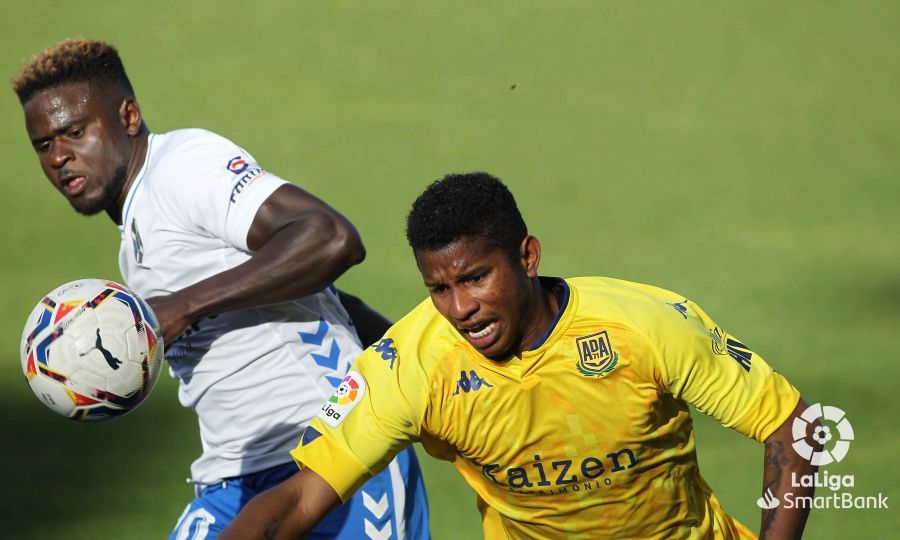 Tenerife 3-1 AD Alcorcón/ Tres latigazos del Tenerife dejan en descenso al Alcorcón