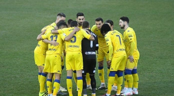 La magnífica interpretación al piano del himno del Alcorcón