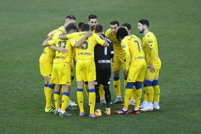 La magnífica interpretación al piano del himno del Alcorcón