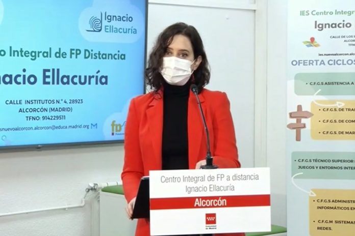 Isabel Díaz Ayuso visita el Ignacio Ellacuría de Alcorcón, que será “referencia” en formación profesional en España