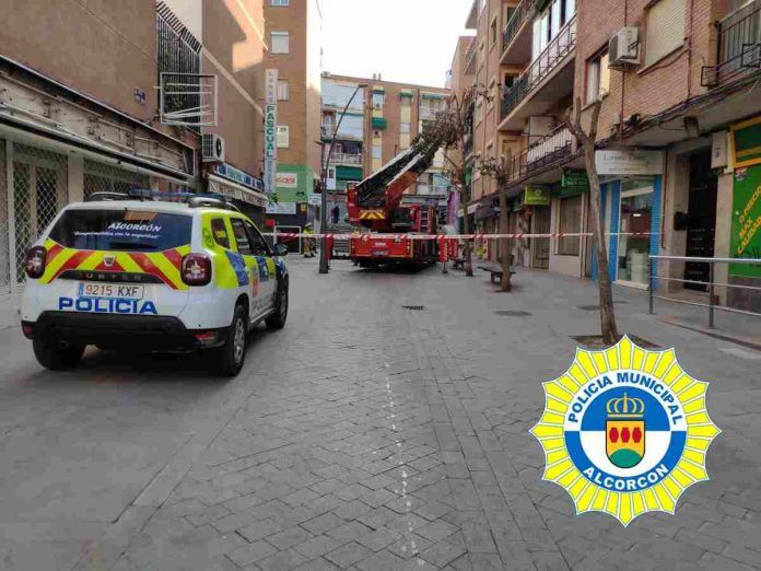 Robo con fuerza, incendio en un garaje y un fallecimiento este fin de semana en Alcorcón