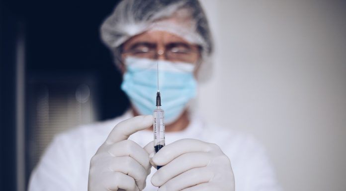 Contratación de médicos y enfermeros jubilados para vacunar contra el Covid-19 en Alcorcón