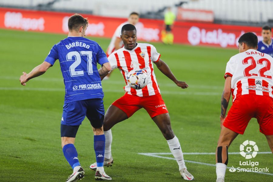 Almería 0-0 Alcorcón/ El Alcorcón consigue maniatar al Almería y seguir fuera del descenso