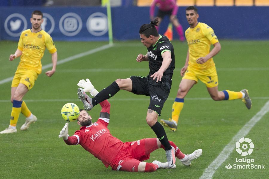 Alcorcón 1-2 Leganés/ El Alcorcón cae al descenso ante la pólvora del Leganés