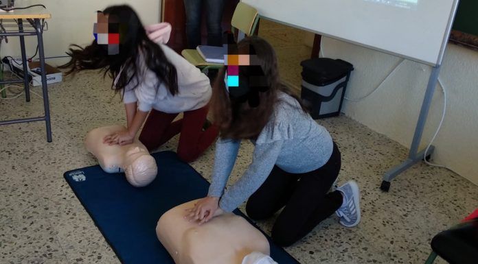 Los Bomberos enseñan primeros auxilios en los colegios de Alcorcón