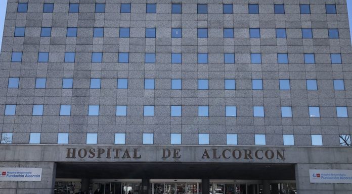 Empiezan a vacunar con AstraZeneca en el Hospital de Alcorcón