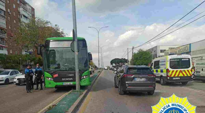 Parada cardiaca en un autobús en Alcorcón