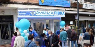 Avanza Fibra regala 4.000 kilos de naranjas y limones en la apertura de su nueva tienda en Alcorcón