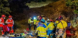 Grave accidente en Alcorcón tras caer un coche por un terraplén