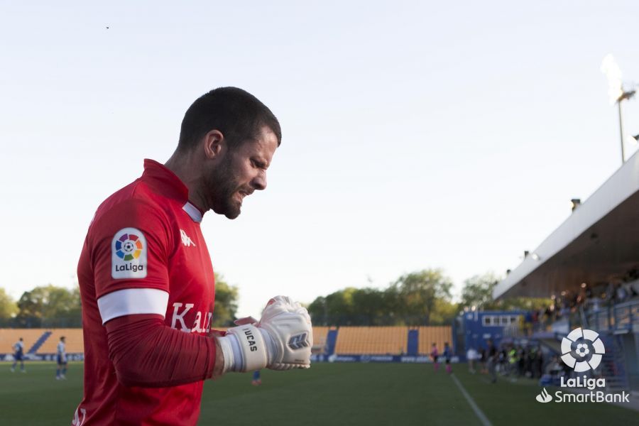 El Alcorcón tiñe de amarillo la final frente al Sabadell