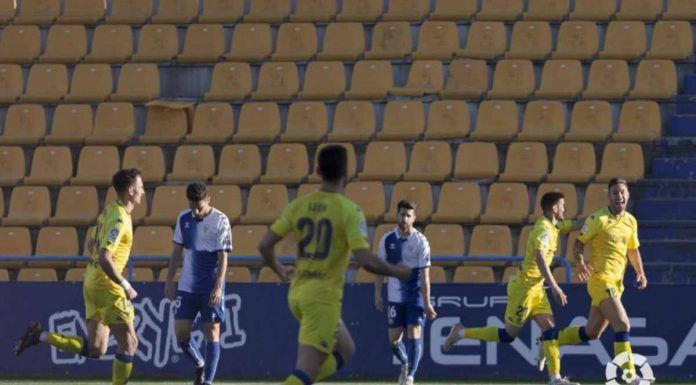 El Alcorcón tiñe de amarillo la final frente al Sabadell