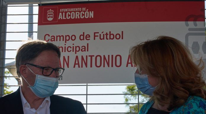 Emotivo homenaje de Alcorcón a Juan Antonio Anquela