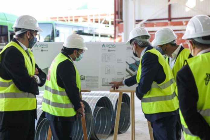 El Consejero de Transportes, David Pérez, visita las obras de la nueva sede de Arriva en Alcorcón