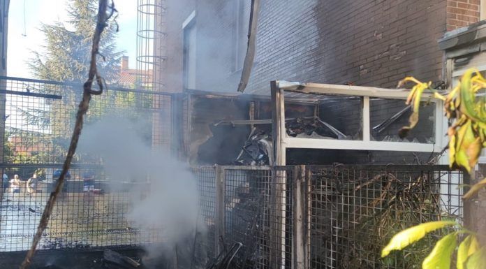 Impresionante incendio en dos viviendas de Alcorcón