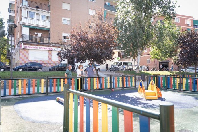 Alcorcón renueva los juegos infantiles en los parques del municipio