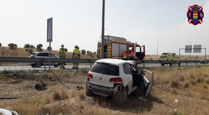 Intervención de la Policía y los Bomberos de Alcorcón en un accidente en la M50