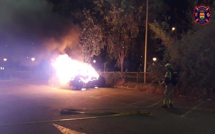 Incendio de un vehículo en Alcorcón Central