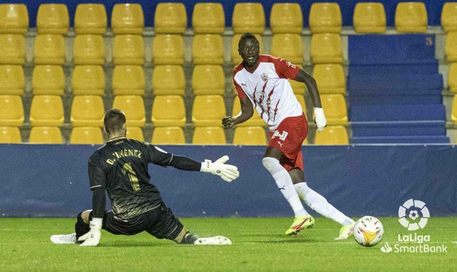 Alcorcón 0-4 Almería/ El Almería pasa por encima del Alcorcón con Sadiq de estrella