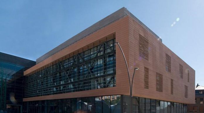 Alcorcón actualiza su tasa de vados y obliga a pagar a las grandes superficies, hasta ahora exentas Alcorcón actualiza la 'Tasa de Vados' para las grandes superficies